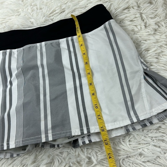 Lululemon Run: Pace Setter Skirt (Regular) Groovy Stripe Nimbus / Black - Picture 2 of 7
